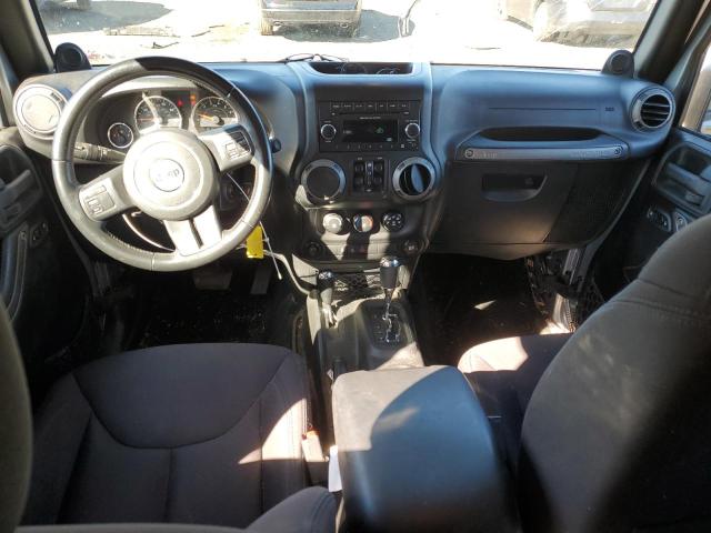 1C4BJWDGXDL699545 - 2013 JEEP WRANGLER U SPORT Srebrny zdjęcie 8