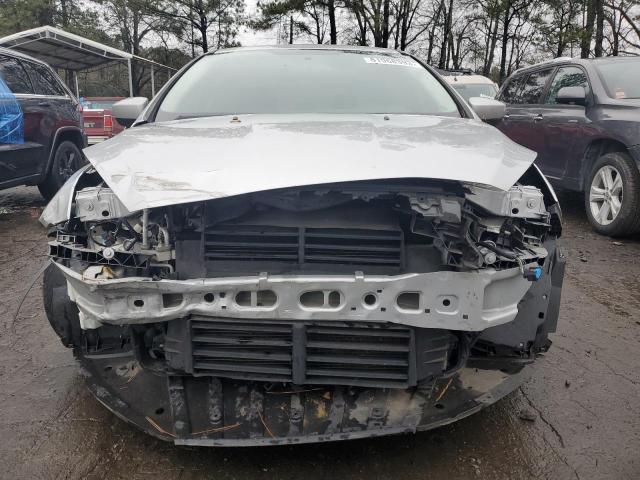 1FADP3F27JL329405 - 2018 FORD FOCUS SE SILVER photo 5