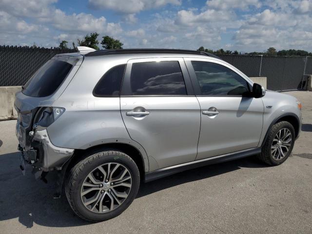 JA4AP4AW5KU014962 - 2019 MITSUBISHI OUTLANDER SE ვერცხლისფერი ფოტო 3