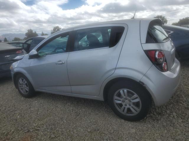 1G1JC6SH0C4140413 - 2012 CHEVROLET SONIC LT فضي صورة 2