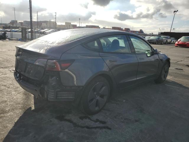 5YJ3E1EA9PF647577 - 2023 TESLA MODEL 3 رمادي صورة 3
