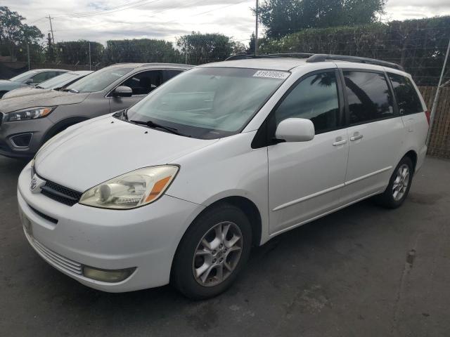 2004 TOYOTA SIENNA XLE, 