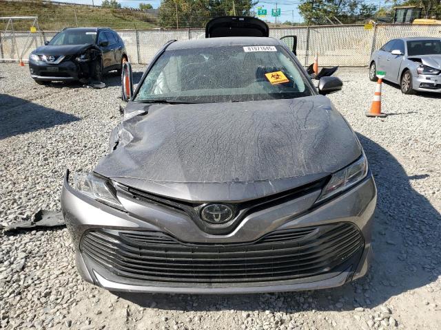 4T1B11HKXKU699811 - 2019 TOYOTA CAMRY L GRAY photo 5