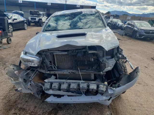 3TMCZ5ANXJM139285 - 2018 TOYOTA TACOMA DOUBLE CAB Szary zdjęcie 5