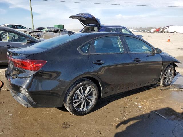 3KPF24AD4PE594820 - 2023 KIA FORTE LX BLACK photo 3