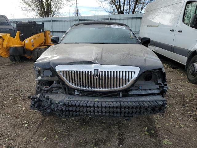 2L1FL8JWXBX758206 - 2011 LINCOLN TOWN CAR EXECUTIVE Սև լուսանկար 5