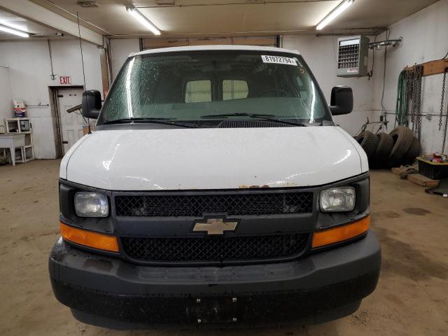 1GCWGAFF3H1103412 - 2017 CHEVROLET EXPRESS G2 WHITE photo 5