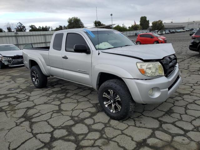 5TETU62NX5Z026495 - 2005 TOYOTA TACOMA PRERUNNER ACCESS CAB SILVER photo 4