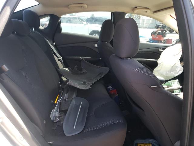 1C3CDFAA3FD315683 - 2015 DODGE DART SE SILVER photo 10