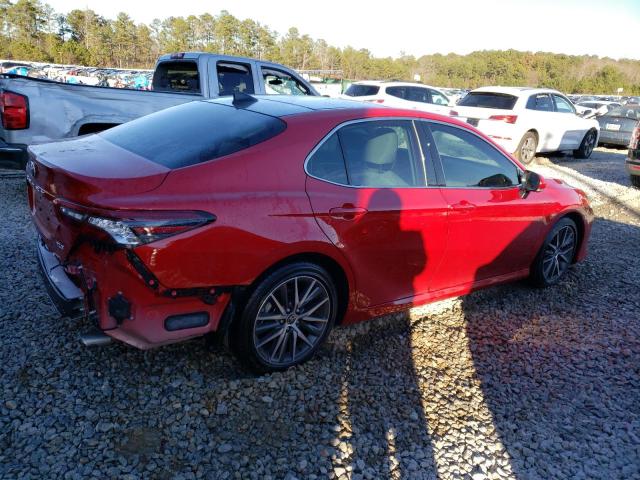 4T1F11AK1PU109403 - 2023 TOYOTA CAMRY XLE RED photo 3