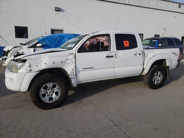 5TELU42N37Z374727 - 2007 TOYOTA TACOMA DOUBLE CAB WHITE photo 1