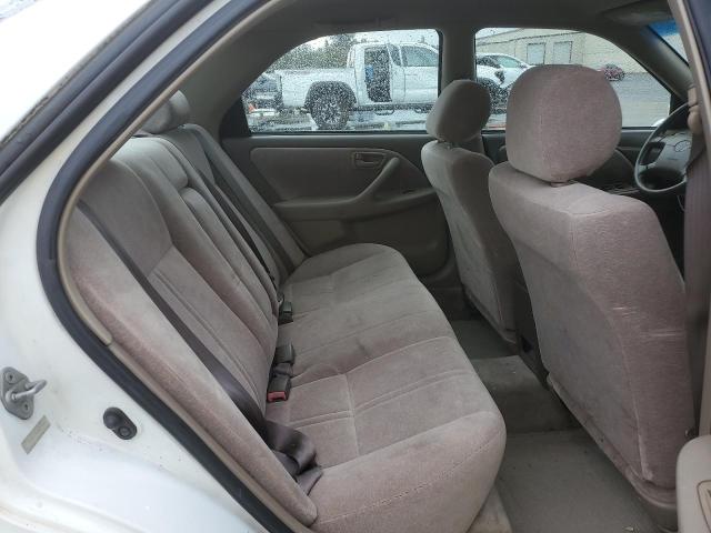 JT2BG22K4W0204980 - 1998 TOYOTA CAMRY CE WHITE photo 10