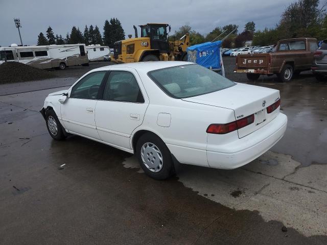 JT2BG22K4W0204980 - 1998 TOYOTA CAMRY CE WHITE photo 2