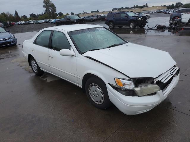 JT2BG22K4W0204980 - 1998 TOYOTA CAMRY CE WHITE photo 4
