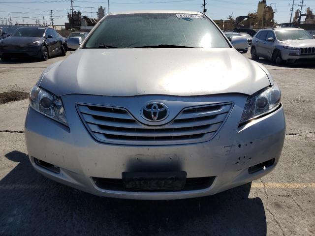 4T4BE46K49R054676 - 2009 TOYOTA CAMRY BASE Արծաթագույն լուսանկար 5