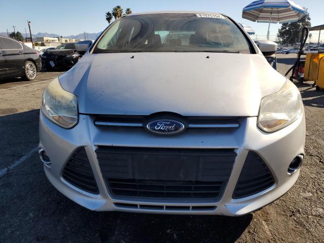 1FAHP3K25CL176534 - 2012 FORD FOCUS SE SILVER photo 5