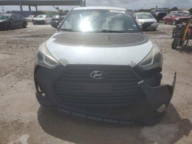 KMHTC6AE5GU271362 - 2016 HYUNDAI VELOSTER TURBO WHITE photo 5