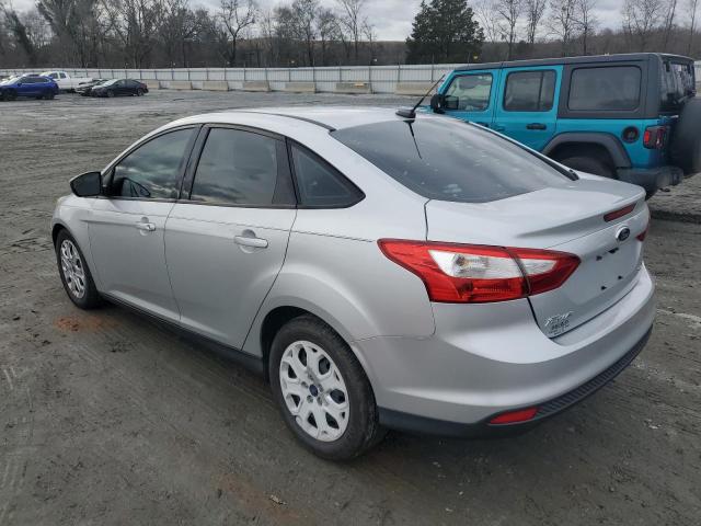 1FAHP3F2XCL352861 - 2012 FORD FOCUS SE SILVER photo 2