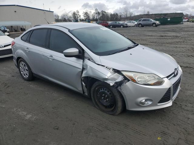 1FAHP3F2XCL352861 - 2012 FORD FOCUS SE SILVER photo 4