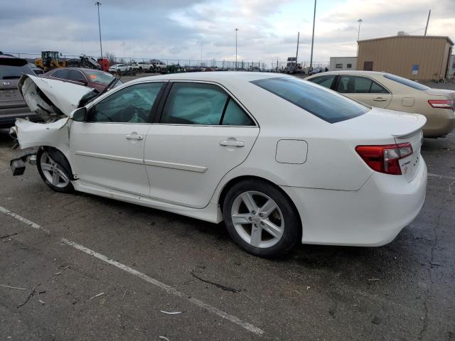 4T1BF1FK3EU831817 - 2014 TOYOTA CAMRY L WHITE photo 2