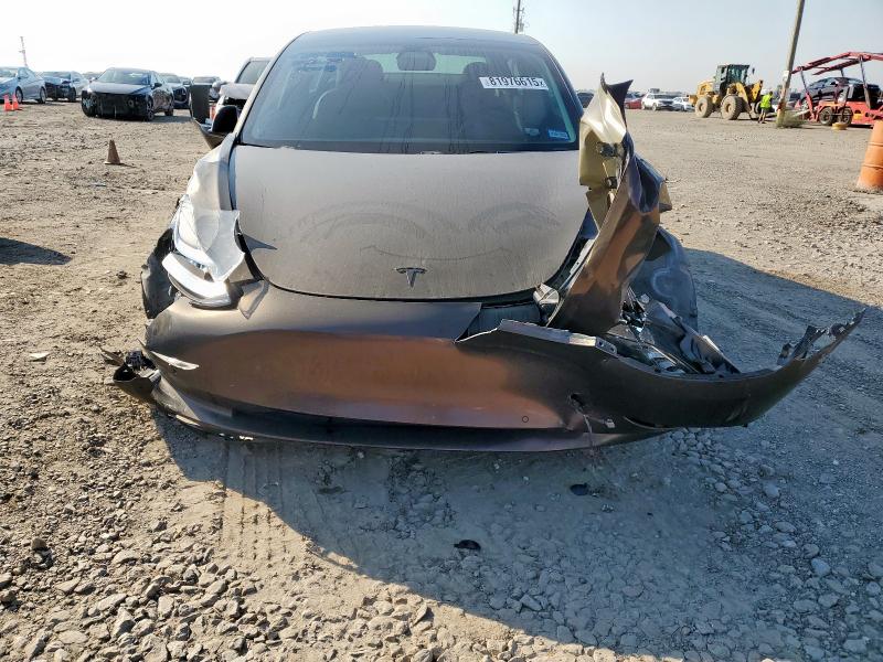 5YJ3E1EB2KF543126 - 2019 TESLA MODEL 3 Kahverengi fotoğraf 5