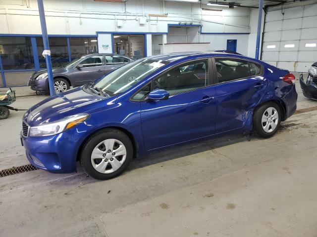 3KPFK4A71JE176121 - 2018 KIA FORTE LX BLUE photo 1