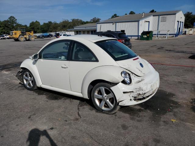 3VWFW31C18M512018 - 2008 VOLKSWAGEN NEW BEETLE TRIPLE WHITE WHITE photo 2