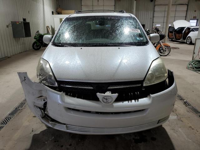 5TDBA22C84S007029 - 2004 TOYOTA SIENNA XLE WHITE photo 5