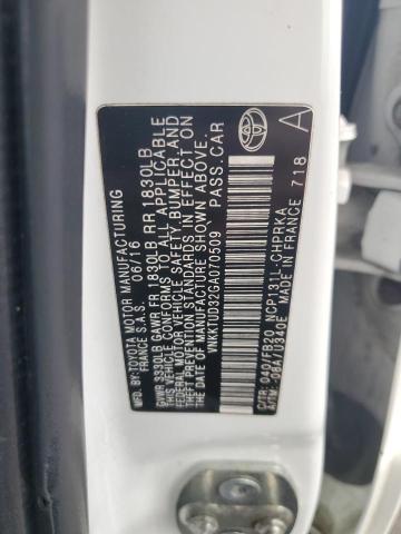 VNKKTUD32GA070509 - 2016 TOYOTA YARIS L WHITE photo 13