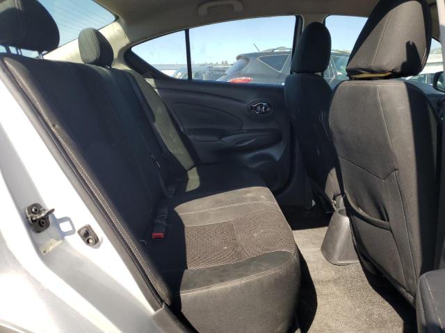 3N1CN7AP5KL833014 - 2019 NISSAN VERSA S 银色 照片 10