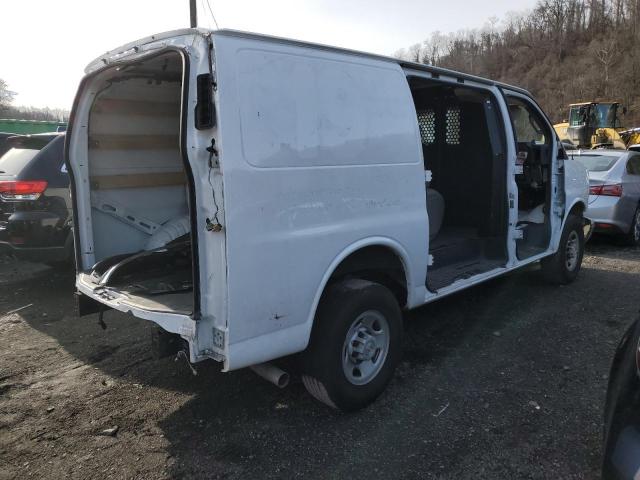 1GCWGAF73N1269045 - 2022 CHEVROLET EXPRESS G2 WHITE photo 3