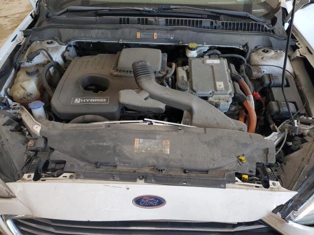 3FA6P0LUXKR196669 - 2019 FORD FUSION SE WHITE photo 11