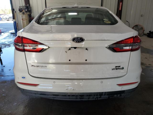 3FA6P0LUXKR196669 - 2019 FORD FUSION SE WHITE photo 6