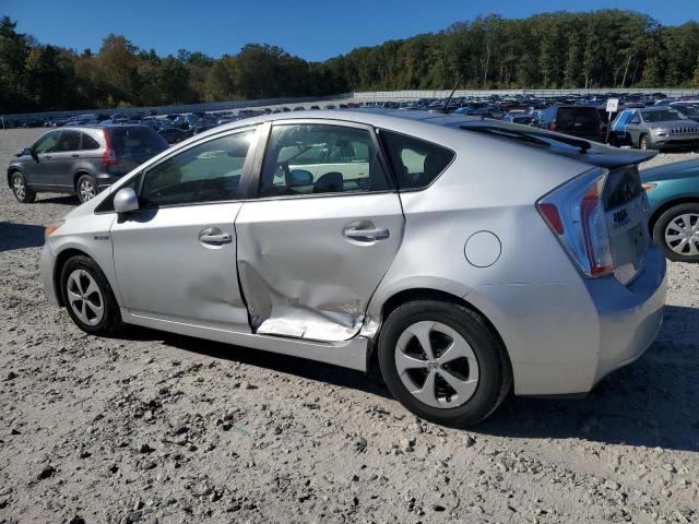 JTDKN3DUXF1870821 - 2015 TOYOTA PRIUS ვერცხლისფერი ფოტო 2