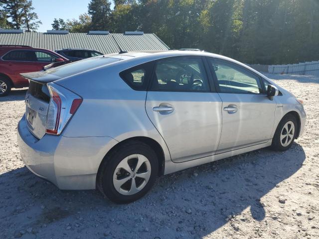 JTDKN3DUXF1870821 - 2015 TOYOTA PRIUS ვერცხლისფერი ფოტო 3