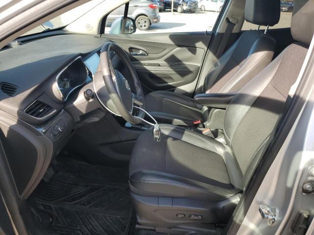 KL4CJASBXJB507342 - 2018 BUICK ENCORE PREFERRED Күміс фото 7