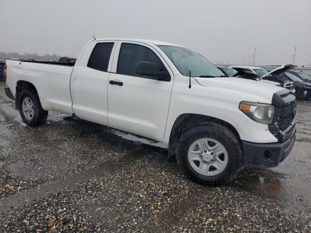 5TFCW5F17JX023051 - 2018 TOYOTA TUNDRA DOUBLE CAB SR/SR5 WHITE photo 4