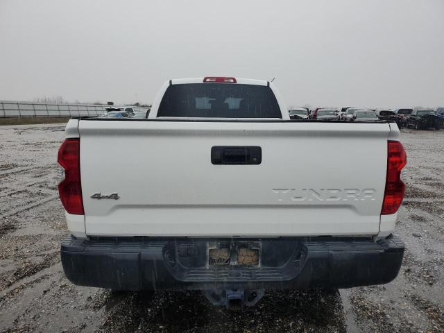 5TFCW5F17JX023051 - 2018 TOYOTA TUNDRA DOUBLE CAB SR/SR5 WHITE photo 6