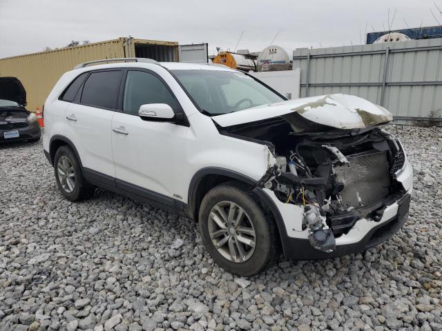 5XYKTCA63FG609137 - 2015 KIA SORENTO LX WHITE photo 4