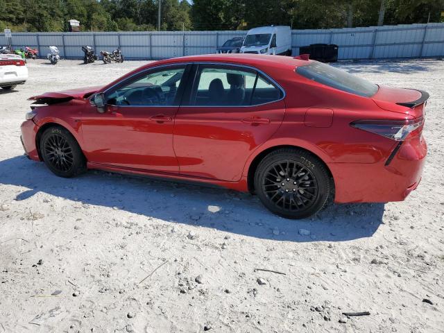 4T1G11AK0RU221794 - 2024 TOYOTA CAMRY SE NIGHT SHADE RED photo 2