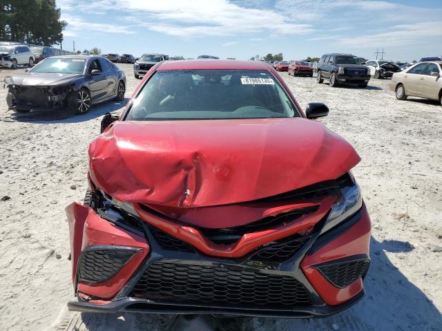 4T1G11AK0RU221794 - 2024 TOYOTA CAMRY SE NIGHT SHADE RED photo 5