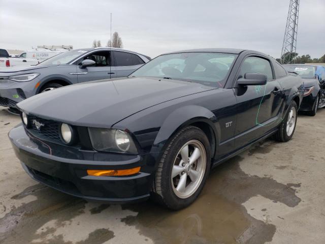 1ZVHT82H775270932 - 2007 FORD MUSTANG GT BLACK photo 1