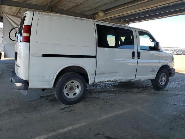 1GCHG35U051236905 - 2005 CHEVROLET EXPRESS G3 WHITE photo 3