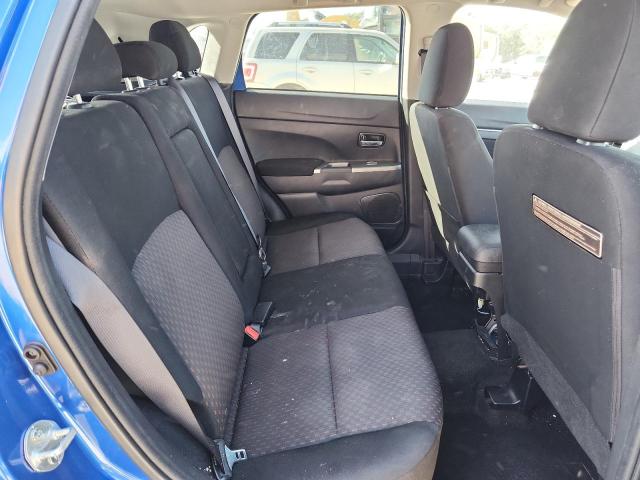 JA4AP3AU7JU019605 - 2018 MITSUBISHI OUTLANDER ES BLUE photo 11