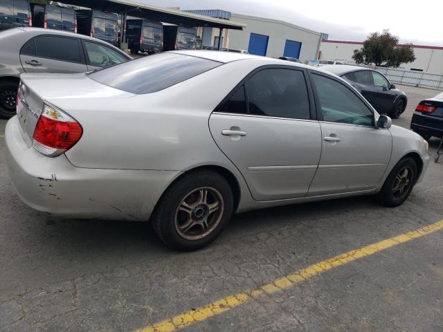 4T1BE32K16U141151 - 2006 TOYOTA CAMRY LE SILVER photo 3