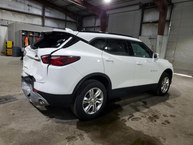 3GNKBGRS8KS688137 - 2019 CHEVROLET BLAZER 2LT WHITE photo 3