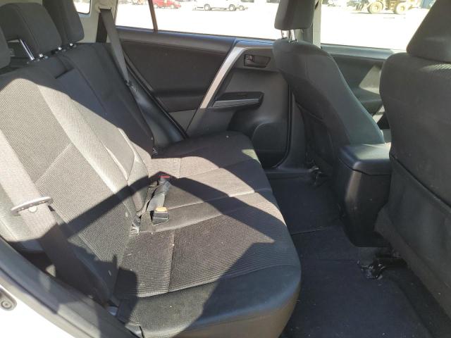 JTMZFREV6JJ202674 - 2018 TOYOTA RAV4 LE 白色 照片 10