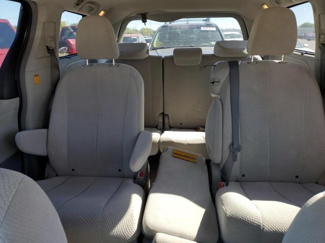 5TDKK3DC1BS117952 - 2011 TOYOTA SIENNA LE ვერცხლისფერი ფოტო 10