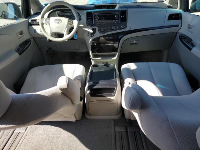 5TDKK3DC1BS117952 - 2011 TOYOTA SIENNA LE ვერცხლისფერი ფოტო 8
