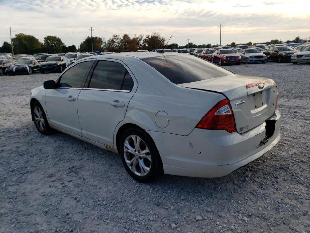 3FAHP0HA8CR322486 - 2012 FORD FUSION SE WHITE photo 2